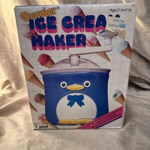 Vintage Donvier Chilly the Blue Penguin Manual Hand Crank Ice Cream Maker NIB